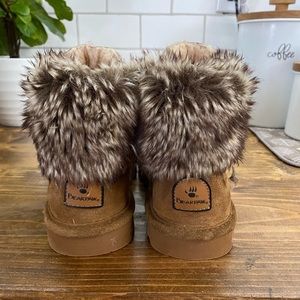 Bearpaw Boots like new!!